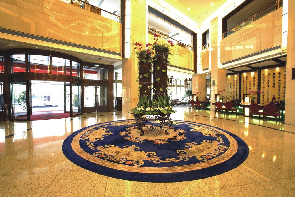 Yiwu Yi He Hotel Интерьер фото